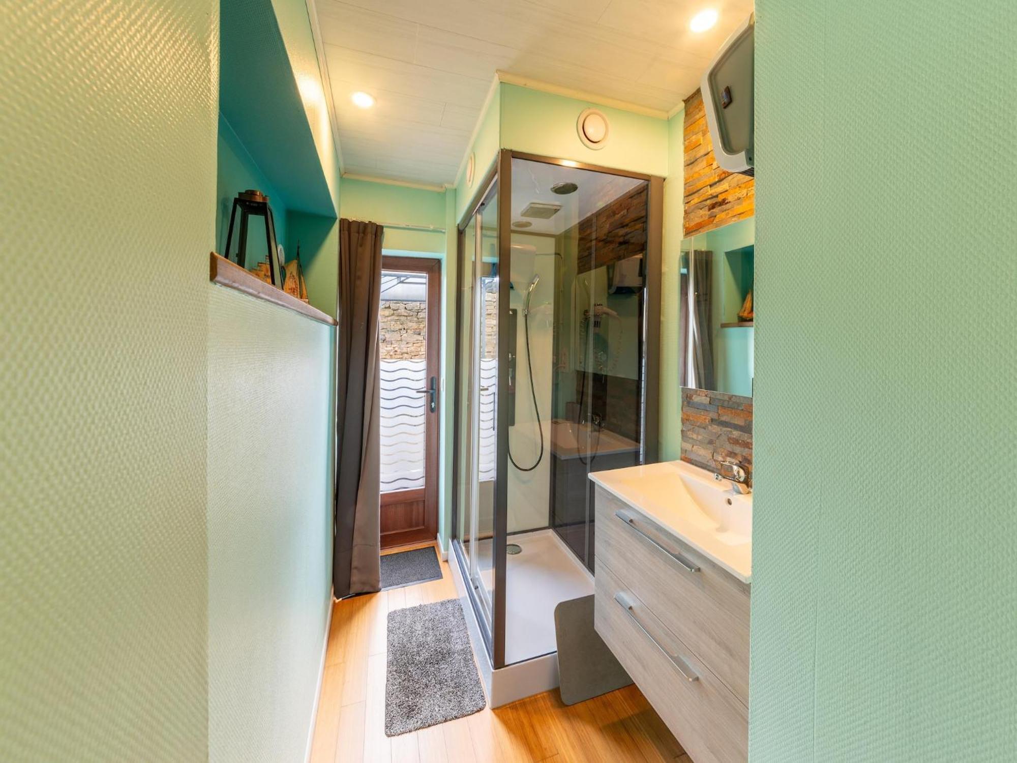 Holiday Home With Bubble Bath Florenville Exteriér fotografie